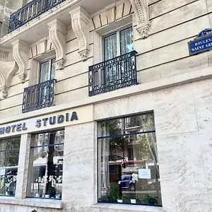 Studia , Paris França