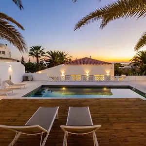 casa-xyza.hotelaalgarve.com/