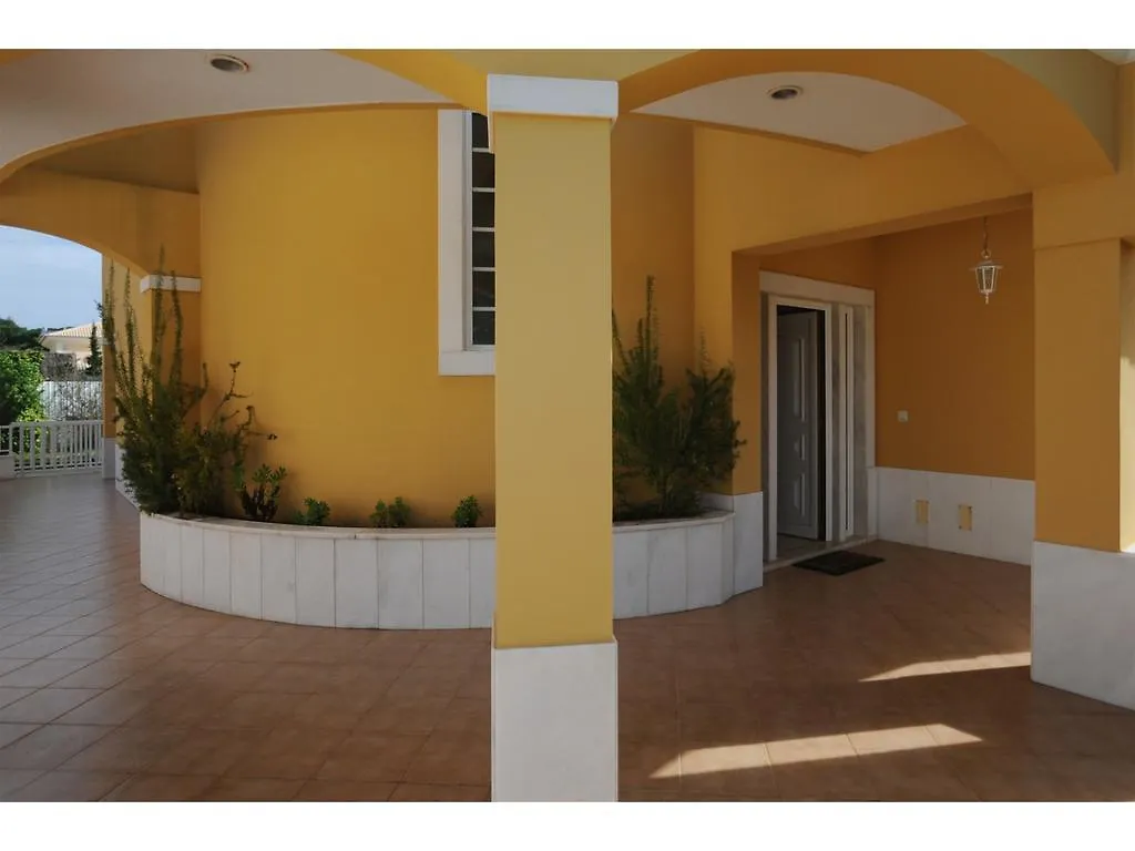 Homestay Villa Dos Teixos Cascais